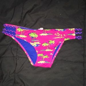 PINK HOLLISTER BOTTOMS👙